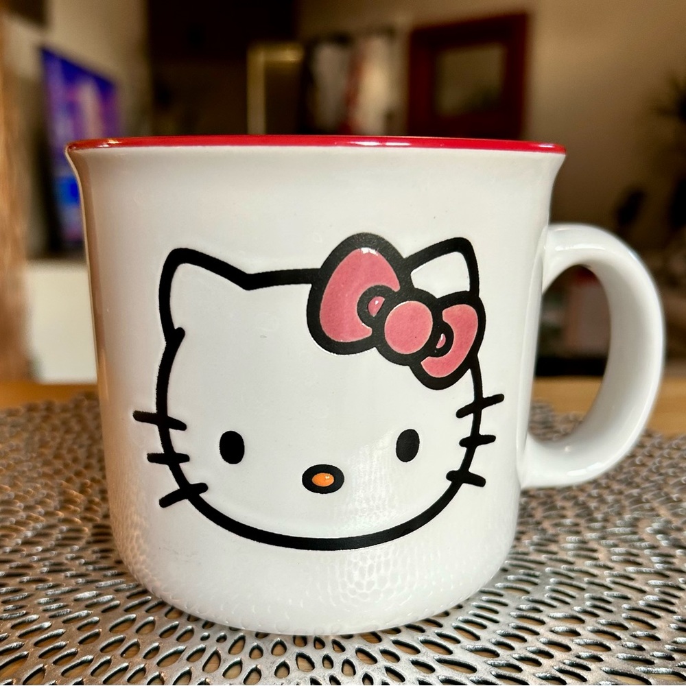 NWT - Large Hello Kitty Etched Ceramic 
20 oz. Mug